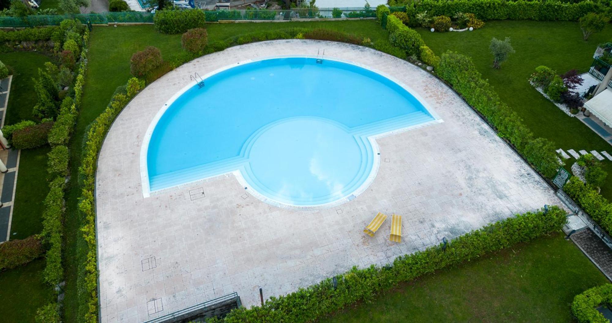 Oleandro - Featuring A Private Garden And Access To 5 Pools Appartement Desenzano del Garda